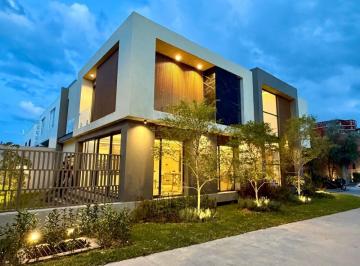Casa en condominio de 4 habitaciones, Zapopan · Casa en Venta Frente a Casa Club en La Toscana Valle Real