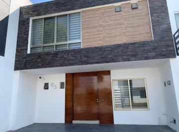 Casa de 3 habitaciones, Zapopan · Casa en Renta en Valle Imperial