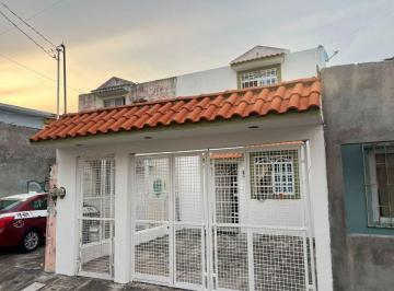 Casa de 2 habitaciones, Veracruz · Casa de Dos Niveles en Venta en Col. Dos Caminos. Veracruz, Veracruz