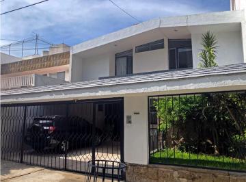Casa de 4 habitaciones, Guadalajara · Se Renta Casa en Providencia con Uso de Suelo Mixto
