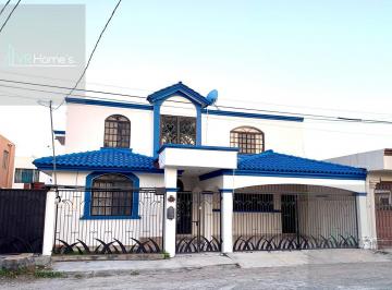 Casa · 329m² · 5 Recámaras · 5 Estacionamientos · Casa en Renta, Valles de Cadereyta, Cadereyta, N. L.