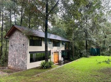 Casa en condominio · 200m² · 3 Recámaras · 8 Estacionamientos · Casa en Renta El Bosque en Cerro Gordo, Jacuzzi y Enorme Jardín