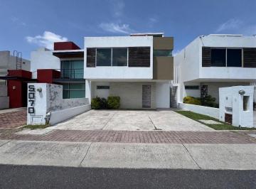 Casa de 3 habitaciones, Querétaro · Casa en Renta en Valle de Juriquilla 3 Recamaras 3 Baños a Pie de Calle