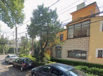 Casa de 3 habitaciones, Alvaro Obregón · Casa en Venta en La Calzada de Tlacopac en La Colonia Campestre, Ciudad de México.