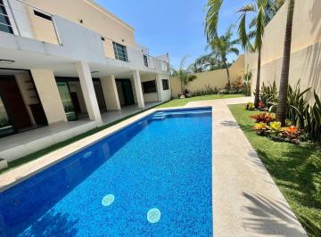 Casa · 300m² · 4 Recámaras · 2 Estacionamientos · Venta de Casa en Privada, Colonia Chapultepec, Cuernavaca