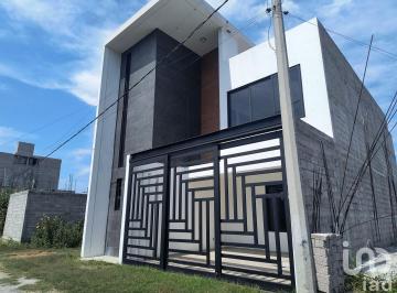 Casa · 214m² · 3 Recámaras · 2 Estacionamientos · Casa en Venta en San Bernardino, Texcoco | 214.42 m² | 3 Recámaras | Recursos Propios