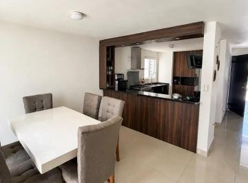 1 · Casa en Venta de 3 Niveles Frente a Parque
