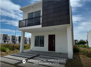 Casa · 3 Recámaras · 2 Estacionamientos · Casaen Renta Residencial Arboledas, Salamanca, Gto