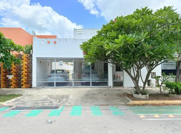 1 · Casa en Venta Sobre Av Principal en El Fraccionamiento Las Americas Merida Yucatan
