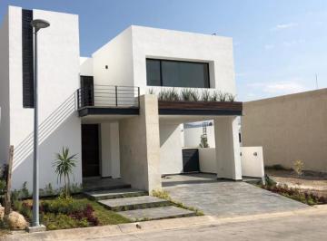 Casa · 285m² · 3 Recámaras · 2 Estacionamientos · Casa en Renta en Lomas del Molino I