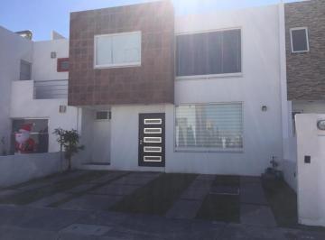 Casa en condominio · 133m² · 3 Recámaras · 2 Estacionamientos · Renta Casa en Corregidora Queretaro Condominio San Jeronimo