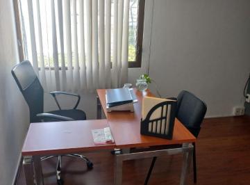 Oficina , Guadalajara · Oficina Para 2 Personas, Amueblada Todo Incluido Cerca del Hospital Terranova Frente Al Jardín.