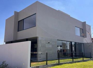 a98ce3aa6dd306b5103c23e94c066518ddc0615b4c886471babcd87008600b92 · Casa en Venta en San Patricio Lomas del Campanario