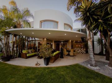 Casa · 420m² · 3 Recámaras · 4 Estacionamientos · Venta Casa en Balcones de Juriquilla Queretaro