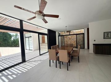 Casa de 4 habitaciones, Mérida · Casa en Renta Col. Altabrisa