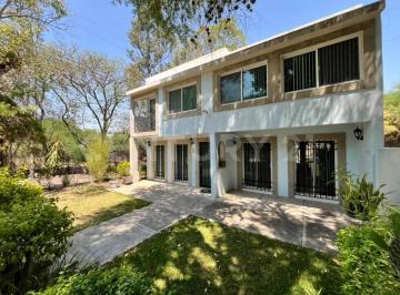 Casa · 319m² · 5 Recámaras · 2 Estacionamientos · Casa en Venta en Tequisquiapan, Querétaro.
