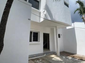 1 · Casa en Venta en Smz 50, Benito Juárez, Quintana Roo, 3 Recámaras, 3.5 Baños, 2 Estacionamientos
