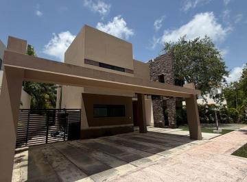 Casa en condominio de 4 habitaciones, Benito Juárez · Casa en Renta en Lagos del Sol | 4 Recámaras | Alberca y Amplio Jardín