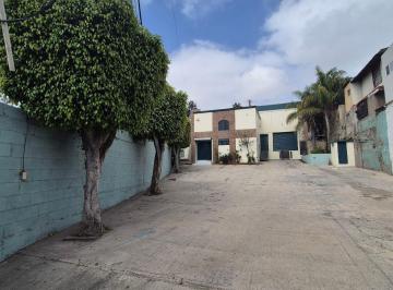 Bodega comercial · 385m² · 6 Recámaras · 8 Estacionamientos · Bodega Industrial - Fundadores