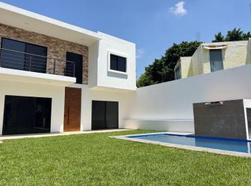 Casa · 280m² · 3 Recámaras · 3 Estacionamientos · Venta de Casa en Burgos