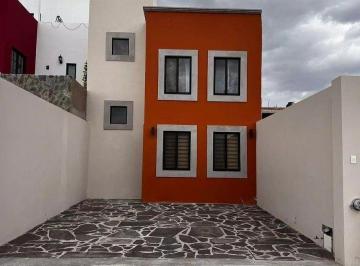 ddcc29a9d991c7f8e20f4adef604827ccb16162ec4d42a8e0e543790299dfea9 · Casa en San Miguel de Allende con Tres Recámaras y Rooftop