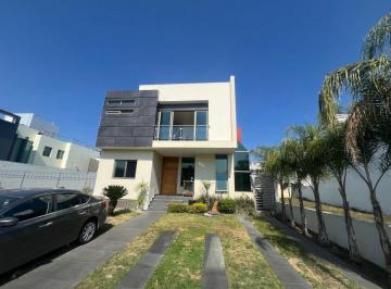 Casa de 5 habitaciones, Zapopan · Casa en Venta en Valle Imperial - Boulevard Valle Imperial 880