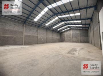 Bodega comercial · 840m² · 5 Estacionamientos · Bodega Industrial en Industrial Santa Catarina