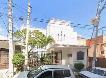 Casa de 4 habitaciones, Acapulco de Juárez · Increible Propiedad de Dos Plantas Ubicada Cerca de Zona Hotelera, Cerca de La Playa