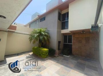 Casa de 3 habitaciones, Celaya · Amplia Casa en Vilas de La Esperanza con Estacionamiento Para 7 Autos