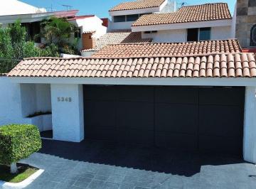a91053453cf343085634dd1c20f8cfae16fdec541661dd997317d1beedeb4851 · Casa en Venta en Jardines Vallarta, Ubicación Privilegiada.