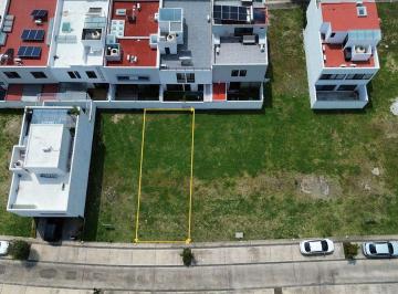 09a7f13722db28417fb5a31e0f45ab7598c36b33585e825db7c8aec69e7b951b · Terreno en Venta en Punto Sur Residencial.