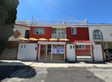 Casa · 244m² · 6 Recámaras · Casa en Circunvalación y Alcalde, Tránsito