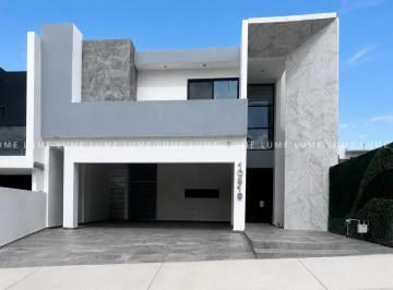 Casa de 3 habitaciones, Chihuahua · Casa con Alberca Bosques