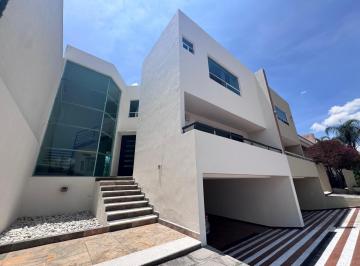 Casa · 344m² · 3 Recámaras · 2 Estacionamientos · Casa en Venta Atrás de Plaza San Diego