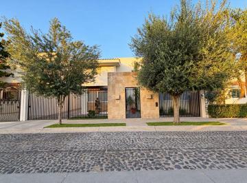 Casa en condominio de 5 habitaciones, Jesús María · Venta de Dos Casas en un Mismo Terreno en Campestre Inglés