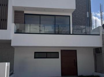 Casa · 177m² · 3 Recámaras · 2 Estacionamientos · Casa en Venta en Arbolada de 3 Recámaras
