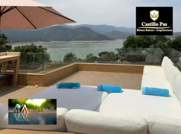 Casa en condominio · 270m² · 4 Recámaras · 4 Estacionamientos · Casa de Lujo con Vista Al Lago en Condominio, Cerca de La Catedral
