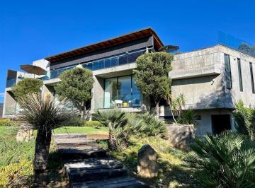 Casa · 500m² · 4 Recámaras · 6 Estacionamientos · Imponente Residencia Inteligente con Vista Al Lago