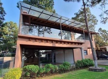 Casa · 600m² · 5 Recámaras · 4 Estacionamientos · Renta Casa Nueva con La Mejor Vista Al Lago de Valle de Bravo Desde Avándaro
