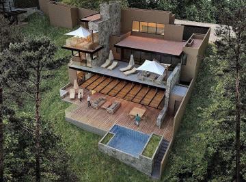 Casa en condominio · 679m² · 5 Recámaras · 4 Estacionamientos · Casa en Avándaro – La Más Grande del Conjunto, Lujo y Amplitud Total?