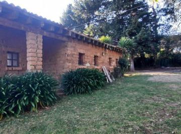 Rancho · 80000m² · 4 Recámaras · 10 Estacionamientos · Precioso Rancho a Unos Pasos del Centro de Amanalco