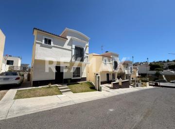 Casa · 101m² · 3 Recámaras · 2 Estacionamientos · Casa en Venta en Verona Residencial, Tijuana