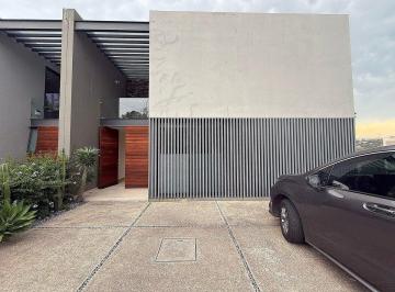 Casa de 4 habitaciones, Querétaro · Casa en Renta o Venta en Altozano Recámara en Planta Baja