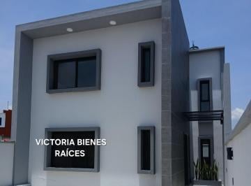 Casa de 3 habitaciones, Fortín · En Venta 153 m² con Recamara en Planta Baja en Fortín