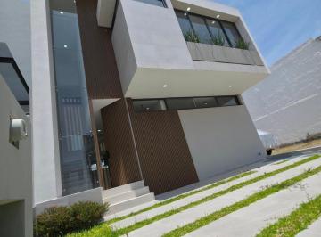 Casa · 230m² · 4 Recámaras · 3 Estacionamientos · Casa en Casa Fuerte