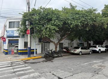 Local comercial , Guadalajara · Propiedad en Venta con 5 Locales + 2 Departamentos | Ingresos Desde El Primer Día