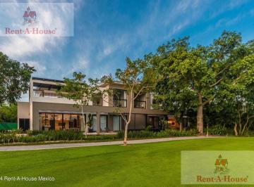 Casa · 283m² · 2 Recámaras · 3 Estacionamientos · Casa en Venta en Mérida Yucatán Country Club Bj 25 - 3425
