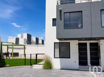 Casa · 125m² · 3 Recámaras · 2 Estacionamientos · Casa en Renta, Adara Lifestyle, El Marqués, Querétaro. Amueblada, 3 Recámaras y Terraza con Asador