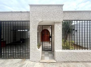 d25a351ff694ac944c5ce20e28ab64c15c50931bd45f4c4f4d9b73192c924f2d · Casa en Renta con Oficinas en Av Yucatan