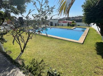 Departamento de 3 habitaciones, Cuernavaca · Cuernavaca Zona Norte Vendo Depto. Planta Baja Oportunidad! 3 Recs. 2 Baños, Alberca, Vigilancia